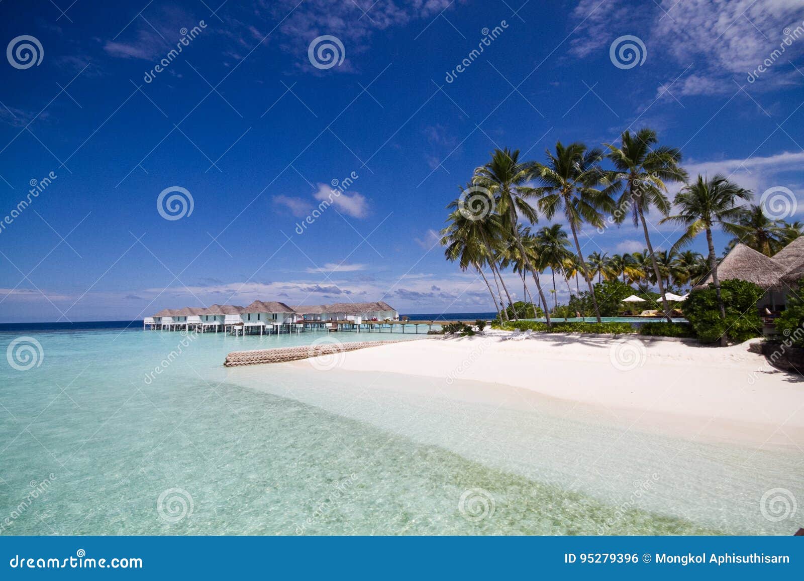 пляж красивейшие Мальдивы. Красивый пляж с белым песком в Мальдивах