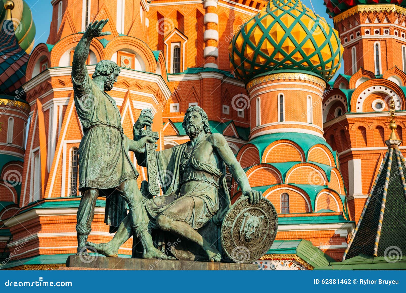 минин и пожарский в москве