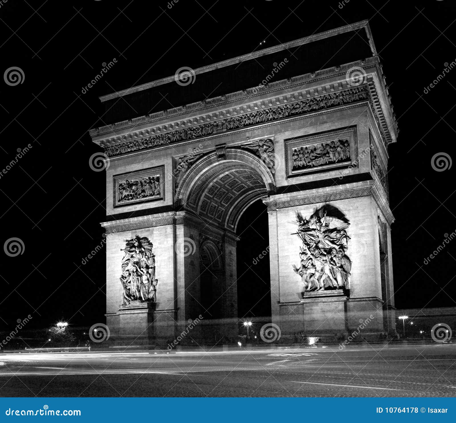 Франция, Париж: светотеневое фото Арч Де Триомпюе на ноче
