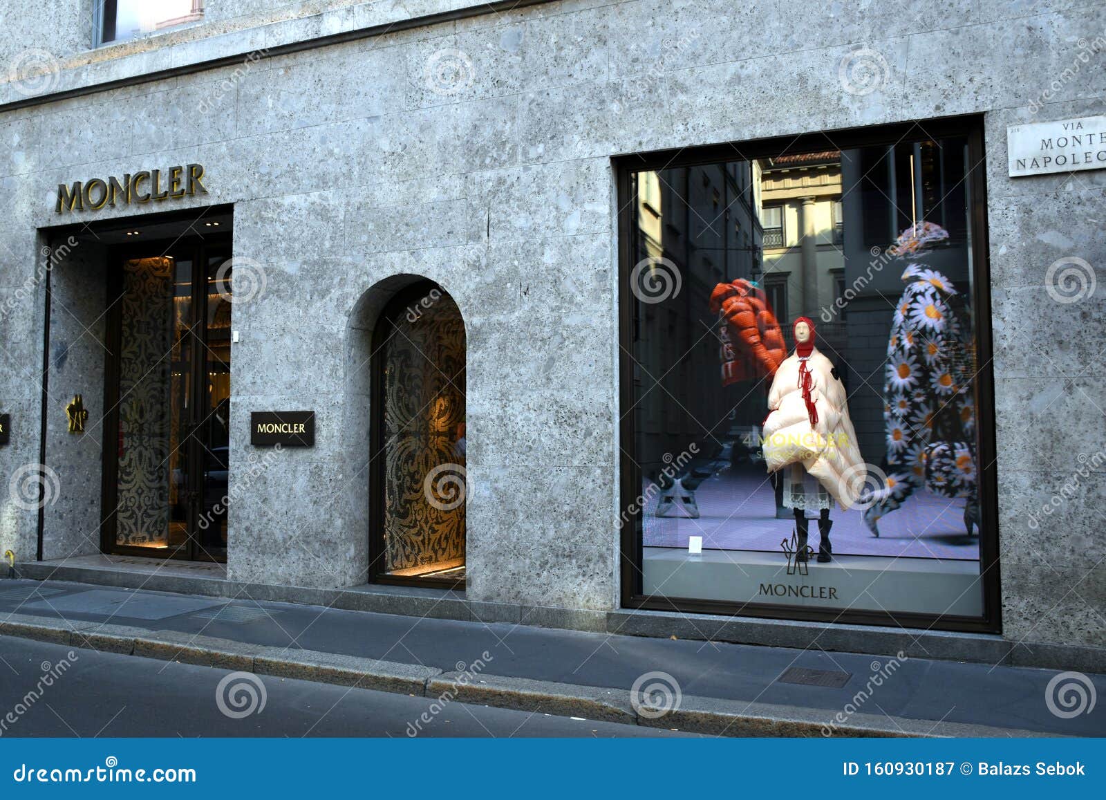 Magasin moncler sales