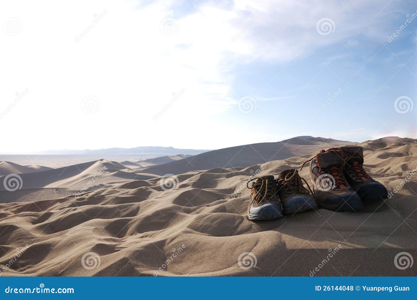 Переместил мир совместно. Снято в gansu dunhuang Китая