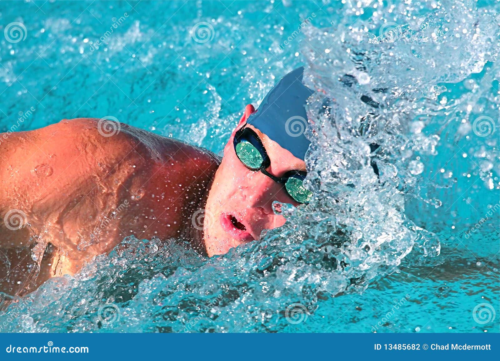 пловец стоковое фото. изображение насчитывающей олимпиады - 13485682