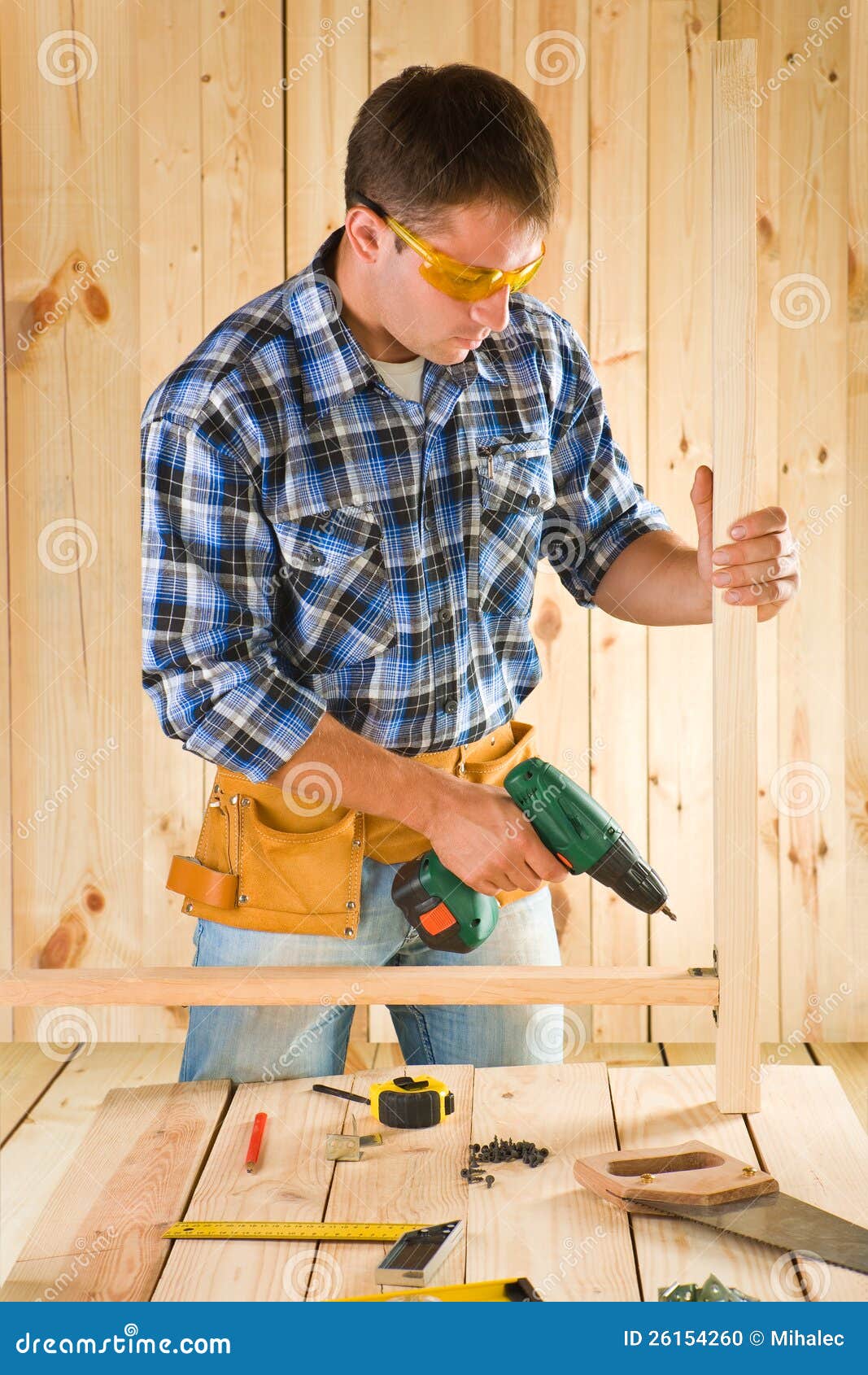 Плотник в работе стоковое фото. изображение насчитывающей карандаш ...