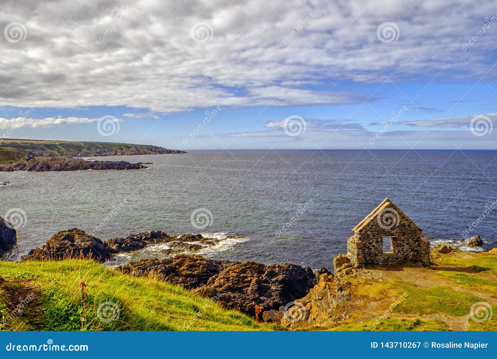 Побережье лимана мурены на Portsoy Шотландии Стоковое Изображение ...