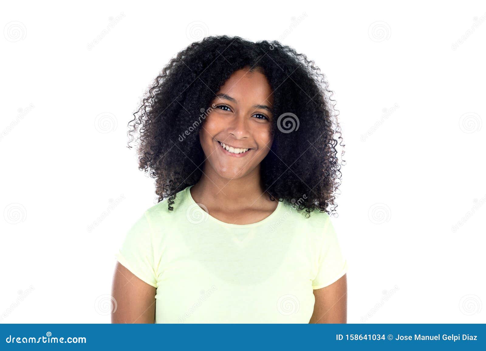 Persona blanca con pelo afro