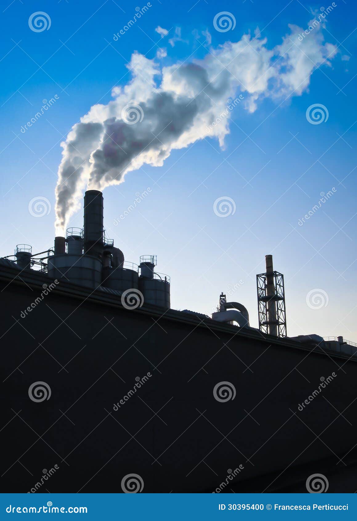 Промышленные печные трубы - вертикаль Стоковое Фото - изображение ...