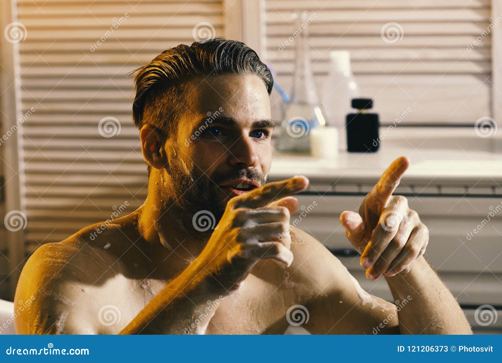 Обнаженная баба курит в ванной (частное фото) – Telegraph