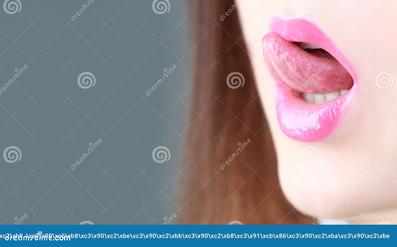 Язык девушки очень близко