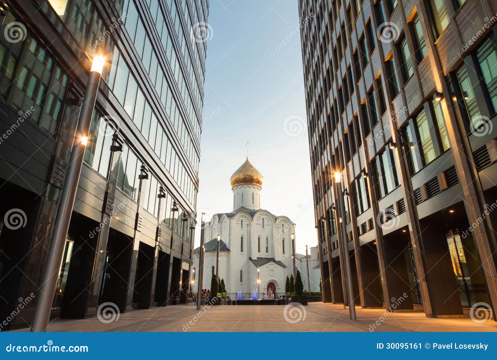 белая площадь москва