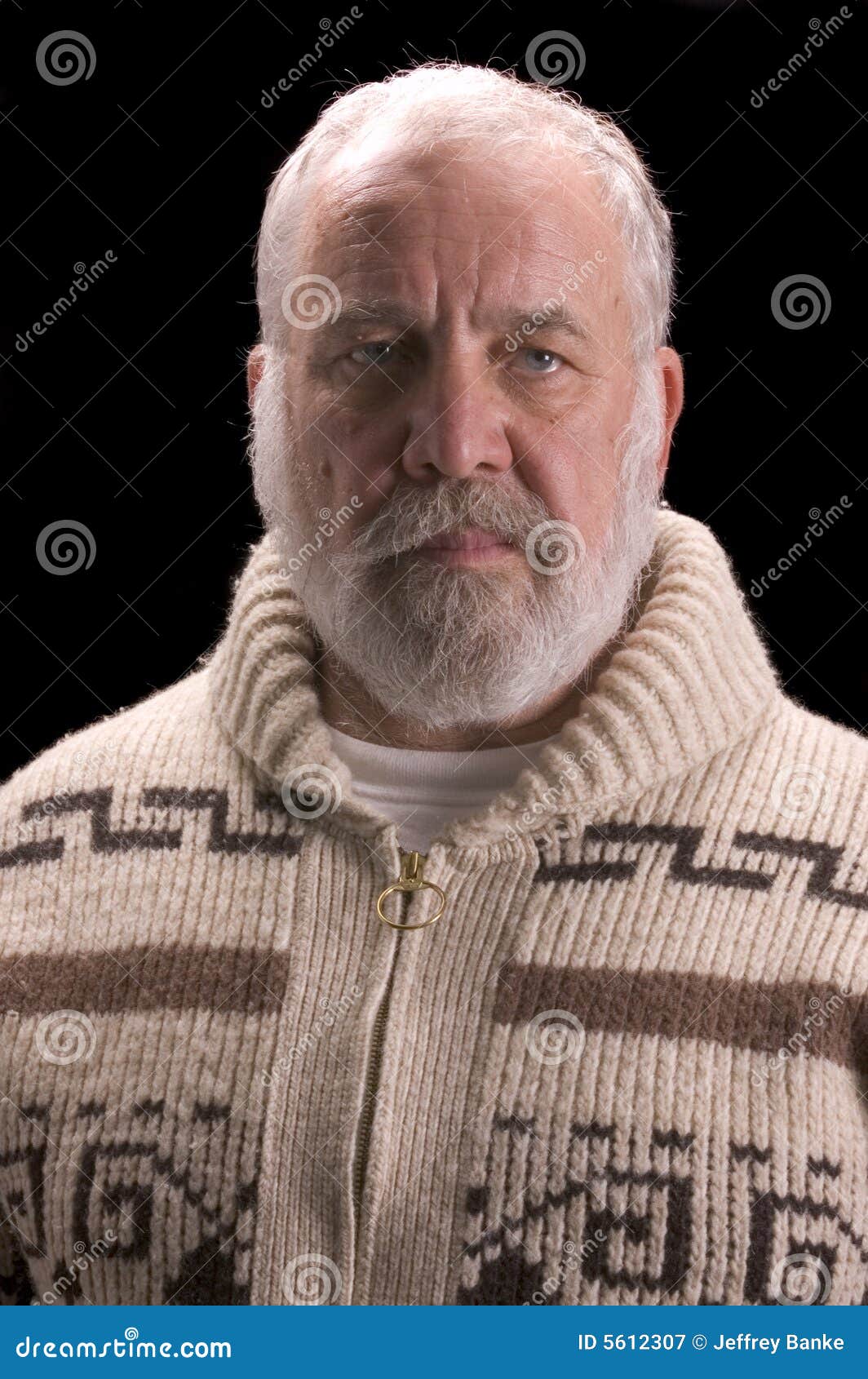 Старик с бородой стоковое изображение. изображение насчитывающей людск ...