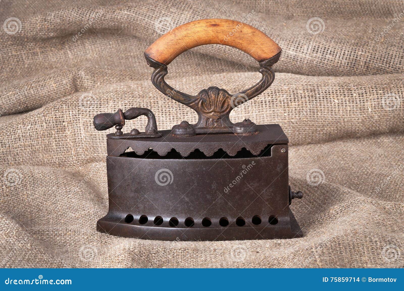 Старинный утюг вектор