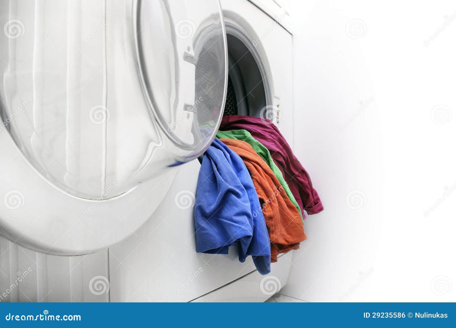 Washing Machine with White clothes