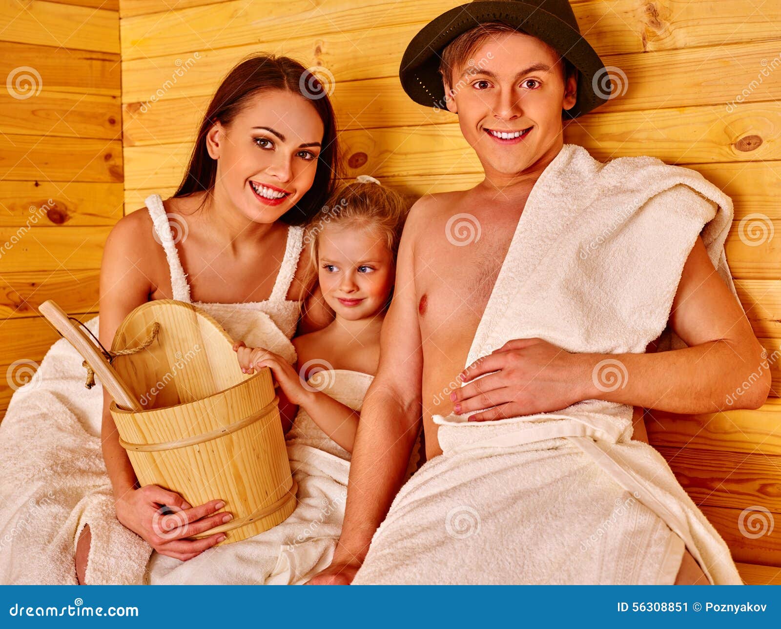 дети в бане родителями фото