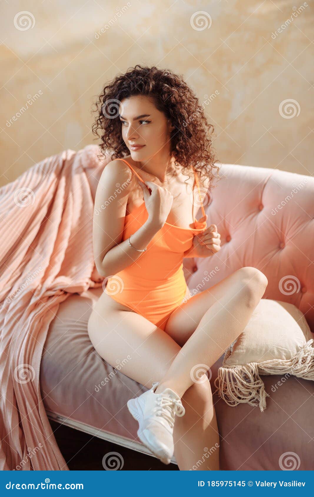 Стринги и тонги для женщин | Цвет: Оранжевый