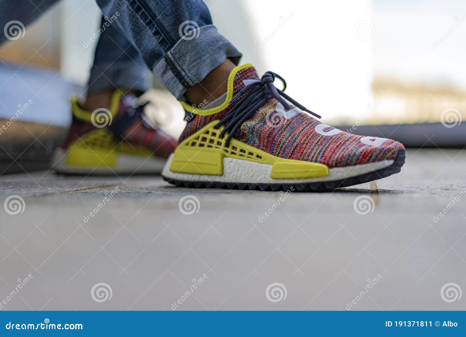 Pharrell williams on sale nmd multicolor
