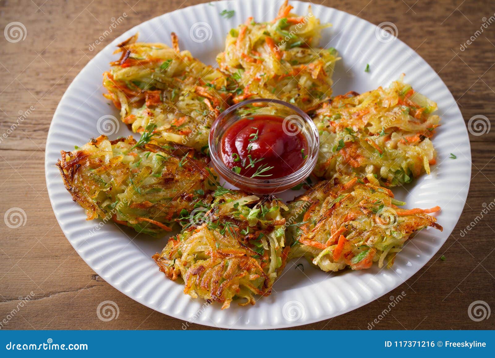 Драники с морковкой и картошкой