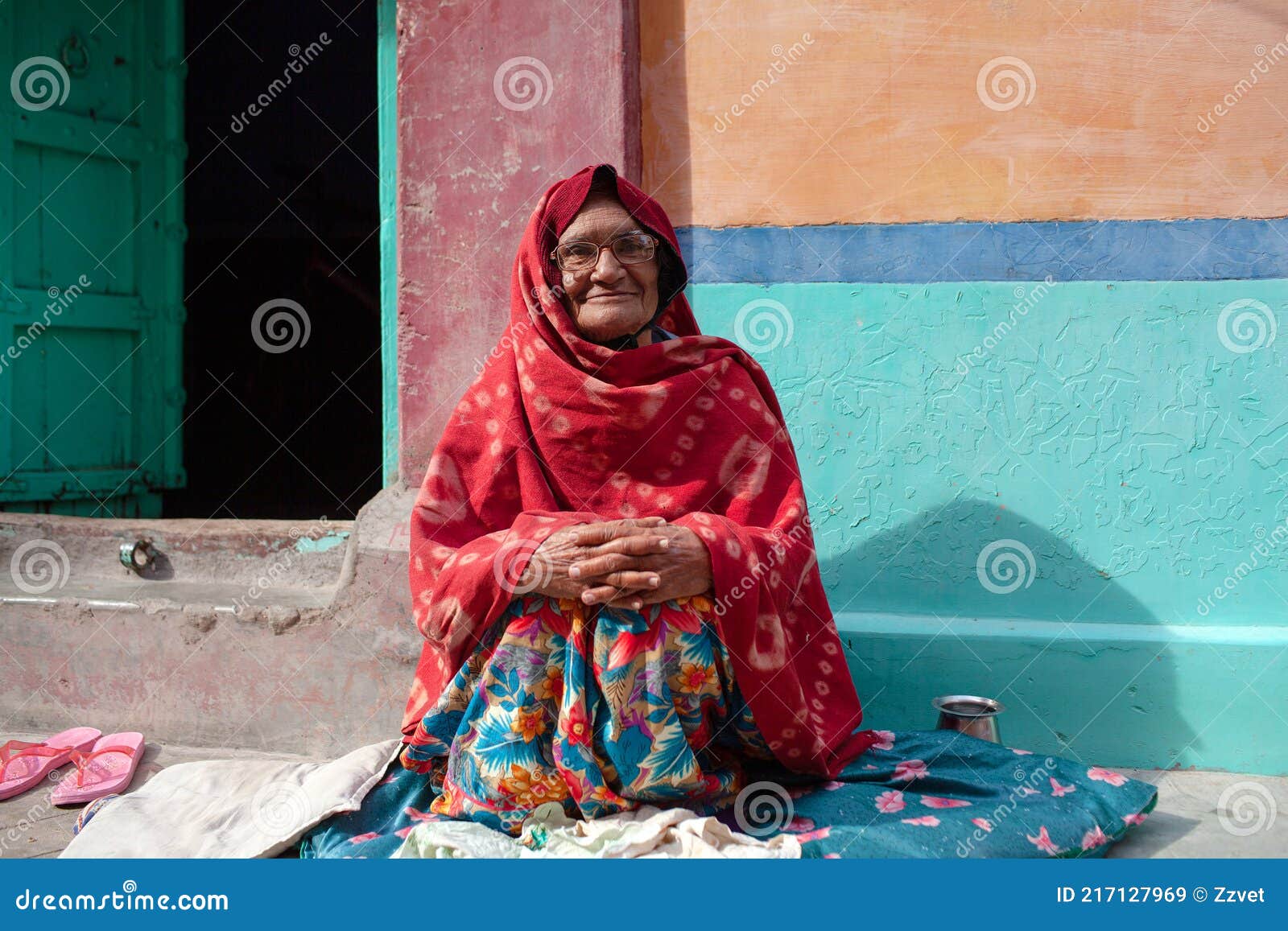 Фотосессия для женщины 50 лет: подробный гайд [2024]
