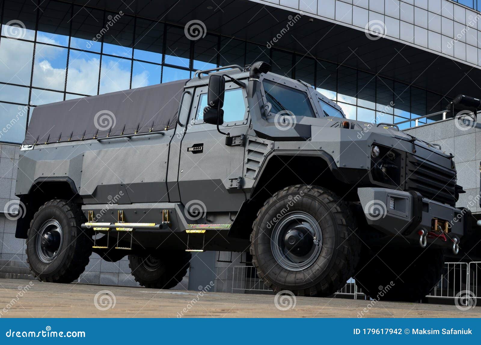 Холдинг риды нового российского военного буран броневой машины для 4x4 ...