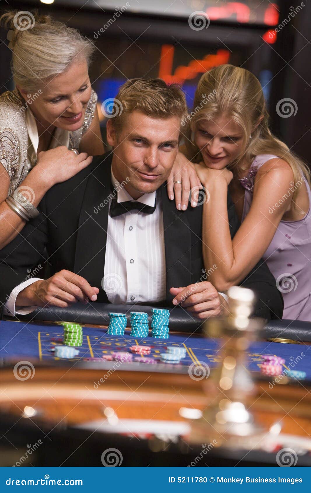Казино игра с человеком казино играй и выигрывай