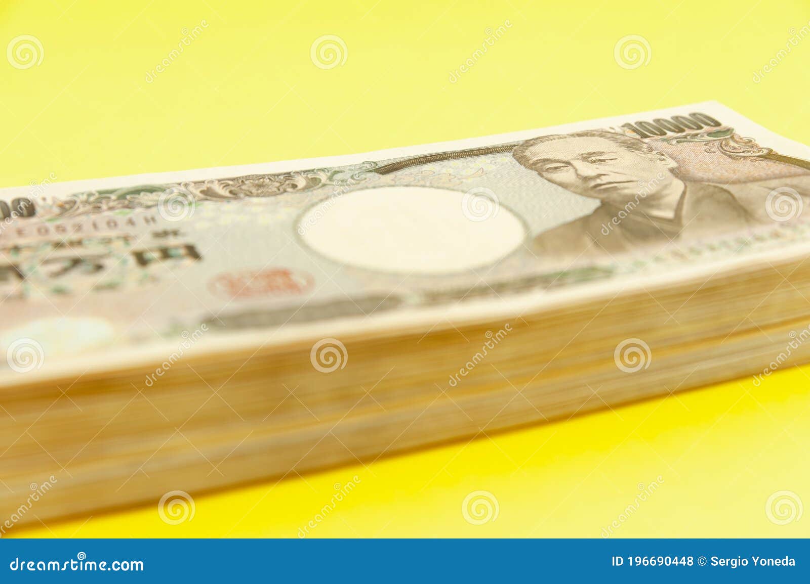 堆日本一万日元钞票 库存照片. 图片 包括有 商业, 一千, 现金, 日本, 日语, 节省额, 财务, 货币 - 69087778