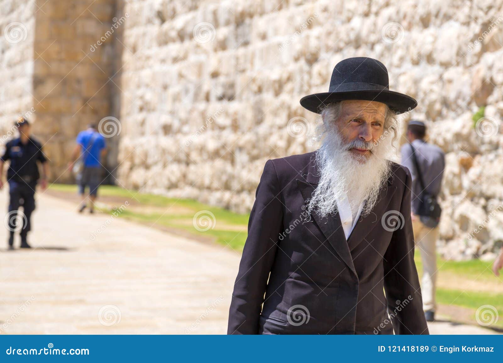 极端保守的Hassidic犹太人在特拉维夫，以色列 编辑类库存图片. 图片 包括有 服装, 房子, 邻里 - 121409809
