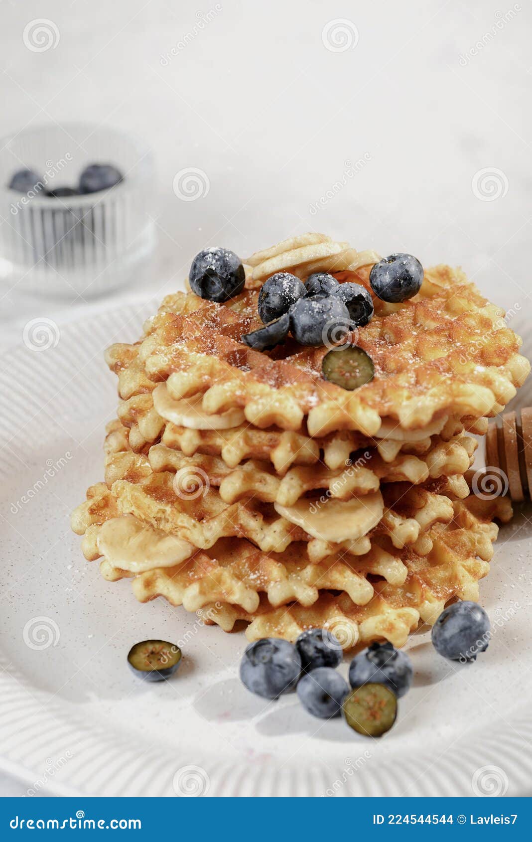 比利时华夫饼配蓝莓和薄荷盘. 早餐 向量例证. 插画 包括有 发狂, 蓝莓, 图标, 美食, 蓝色, 咖啡馆 - 209068661