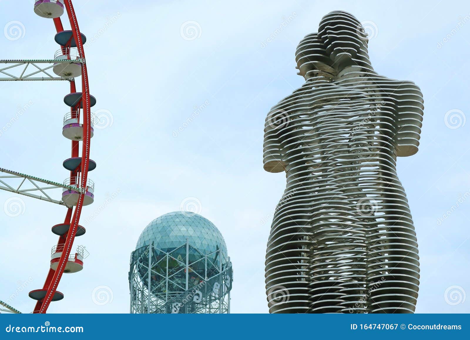 突触 : 阿里与尼诺字母塔的摩天轮雕像 影视素材. 视频 包括有 移动, 人们, 阿里, 纪念碑, 艺术 - 286813616