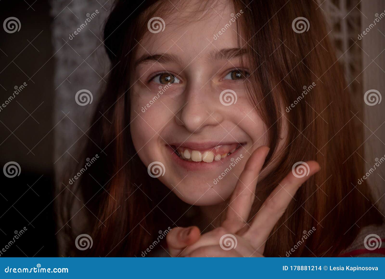 九岁女孩画像 一组八、九岁女孩的照片 库存照片. 图片 包括有 子项, 冷静, 情感, 设计, 传神, 逗人喜爱 - 163907214