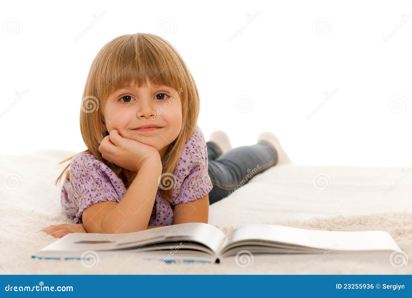 书激发. 背景书地毯女孩查出一点读取白色