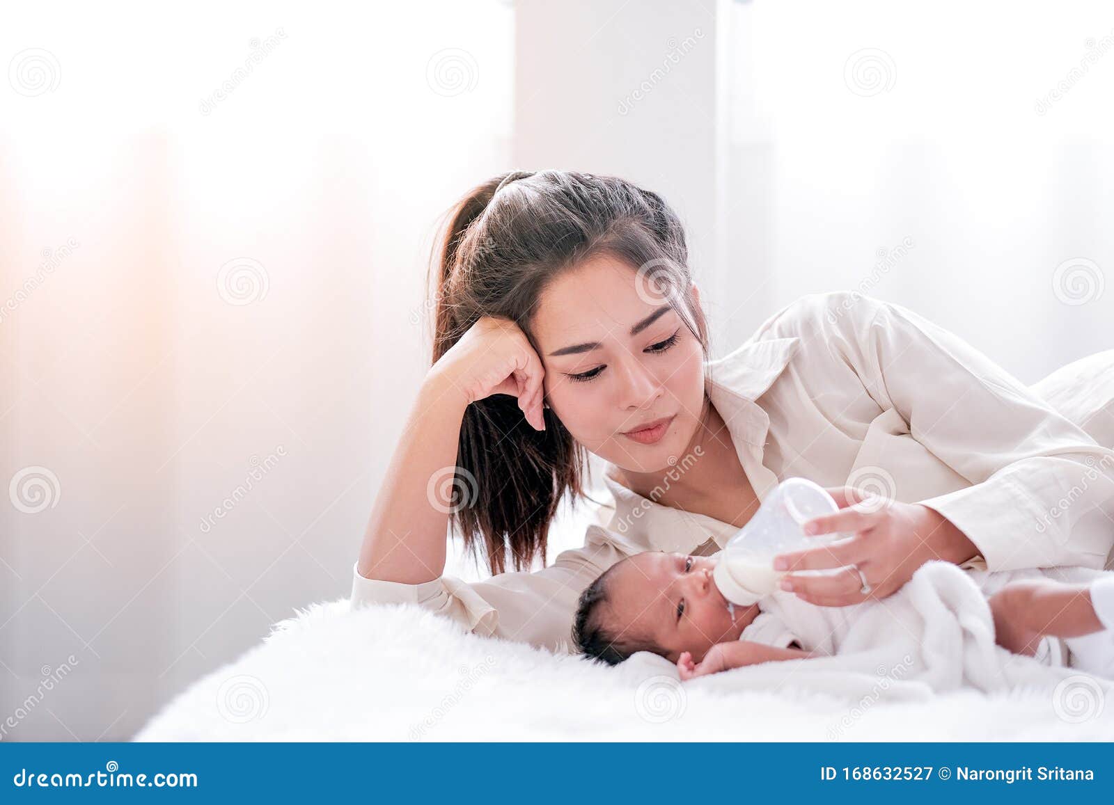 女人,婴儿,奶瓶,喂奶,医疗图片素材_高清图片素材