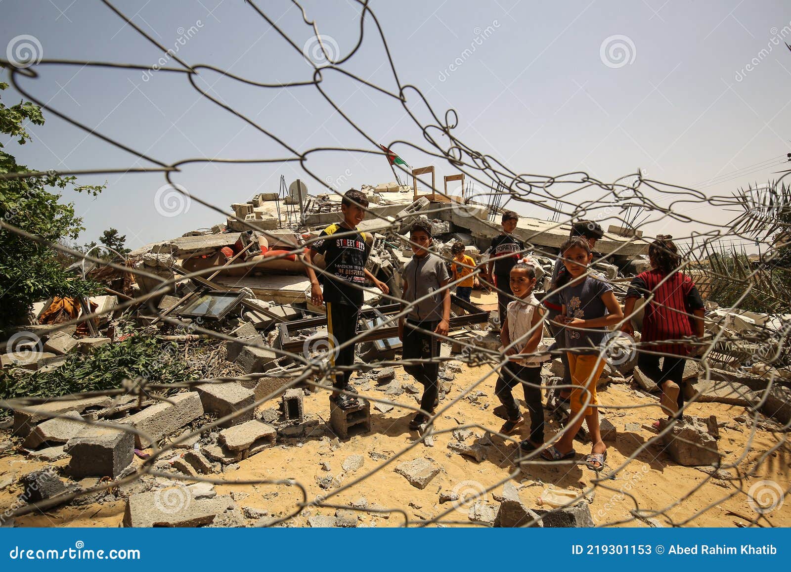 加沙十三日：以色列再次轰炸医院和联合国学校 - 哔哩哔哩