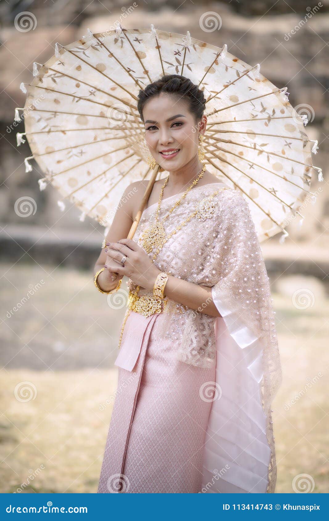 TANVA by Tanvarat: THAI TRADITIONAL CLOTHING