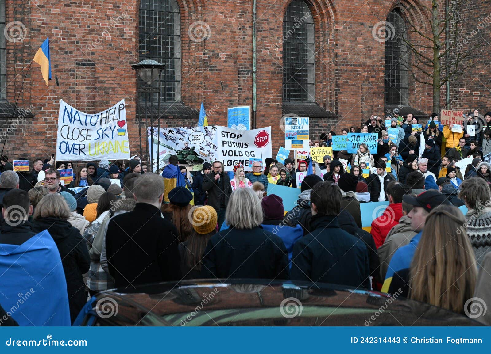 活动人士发起全球示威 抗议俄罗斯侵略乌克兰 – 博聞社