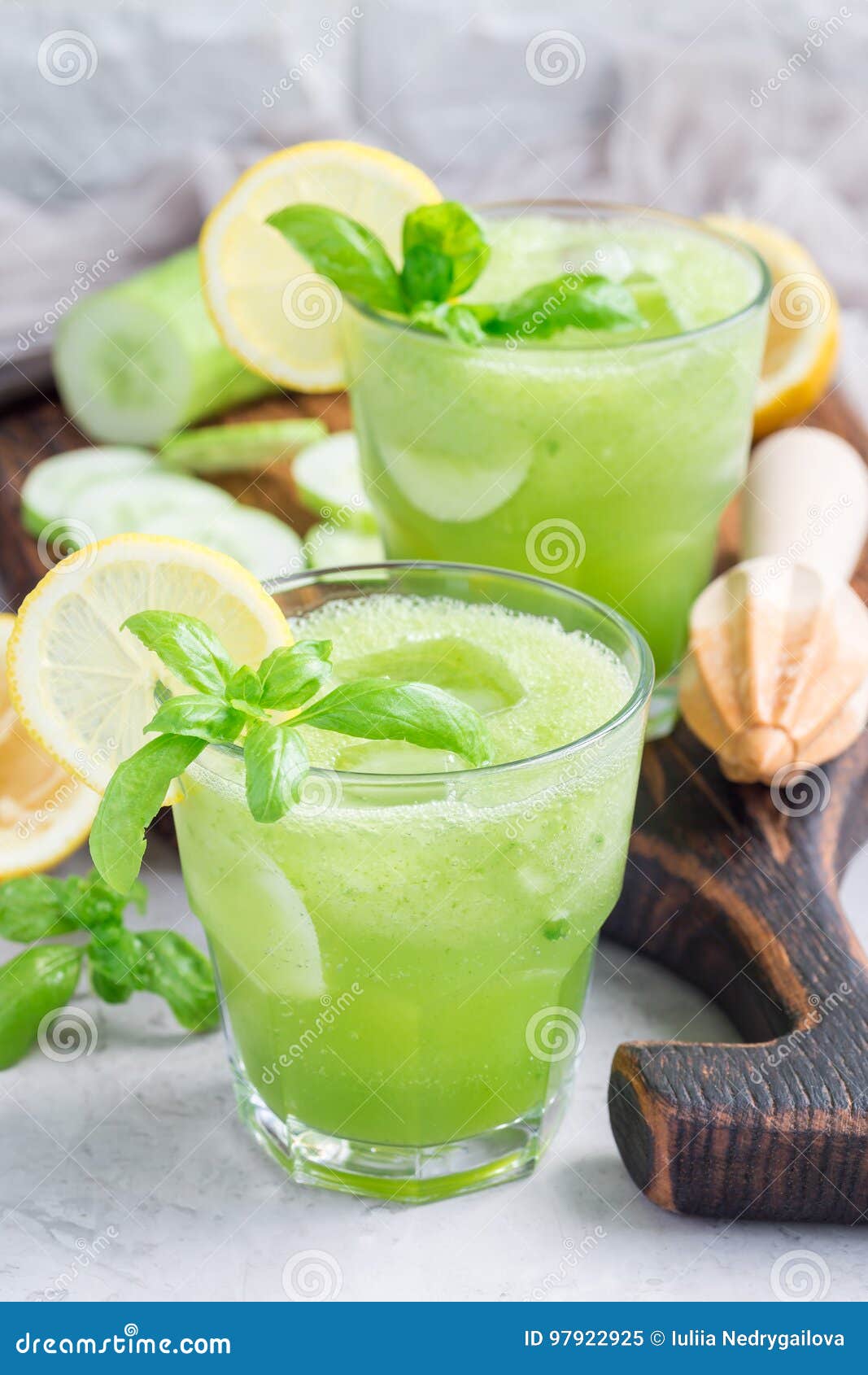 苦瓜黄瓜柠檬汁怎么做_苦瓜黄瓜柠檬汁的做法_豆果美食