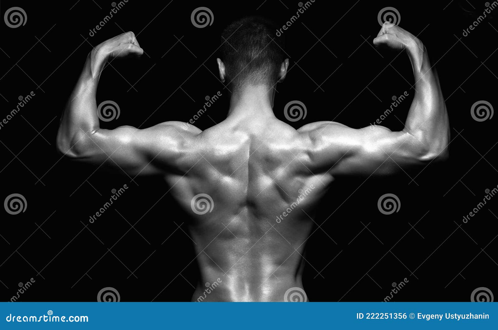 肌肉男在健身房锻炼，雄性裸体腹肌 库存照片. 图片 包括有 哑铃, 体育运动, 健身, 躯干, 适应, 饮食 - 161727108
