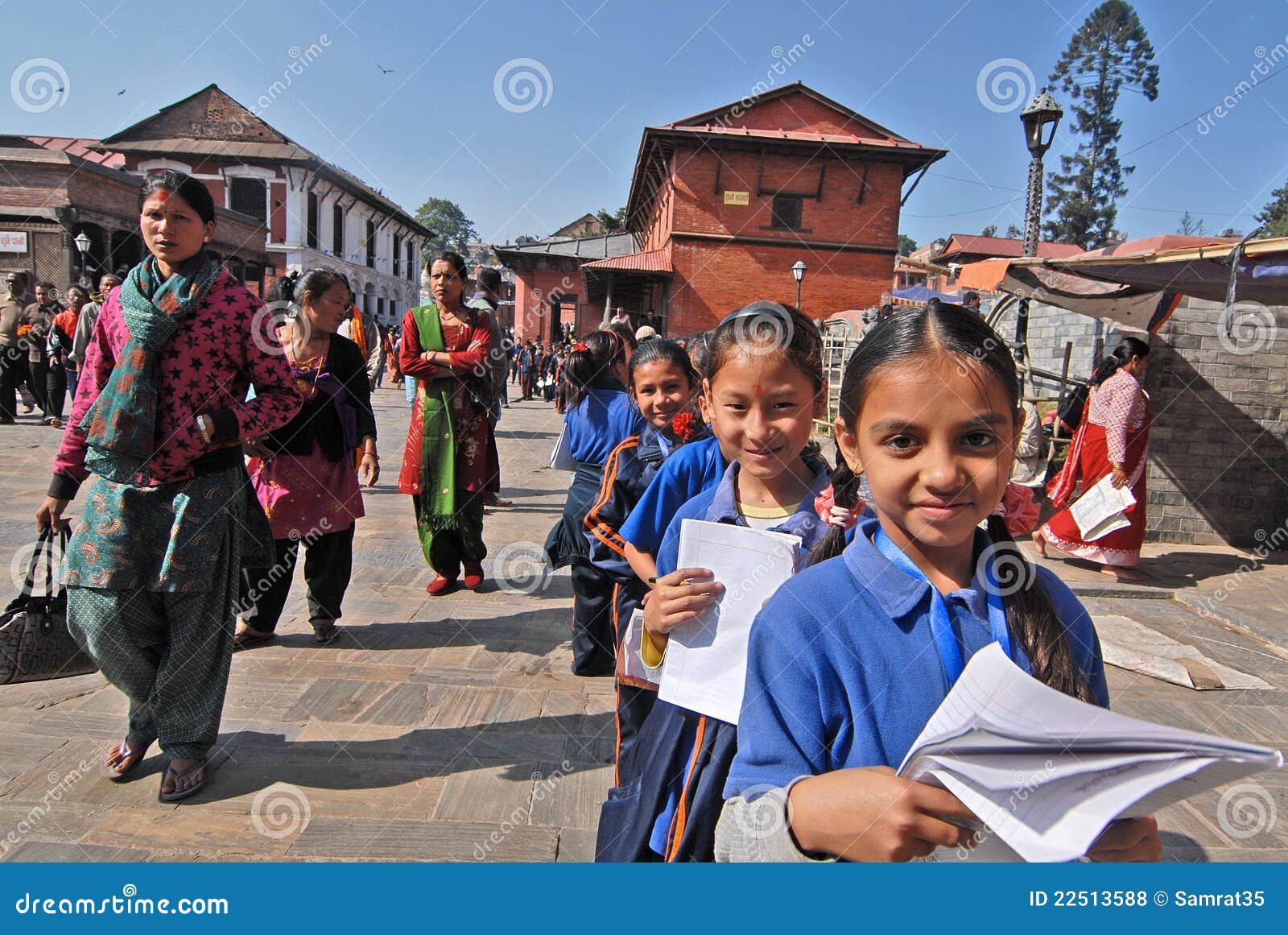 加德满都，尼泊尔-在文本期间读书的孩子在梵语的在Jagadguru学校 编辑类库存照片 - 图片 包括有 婴孩, 基本: 55106443