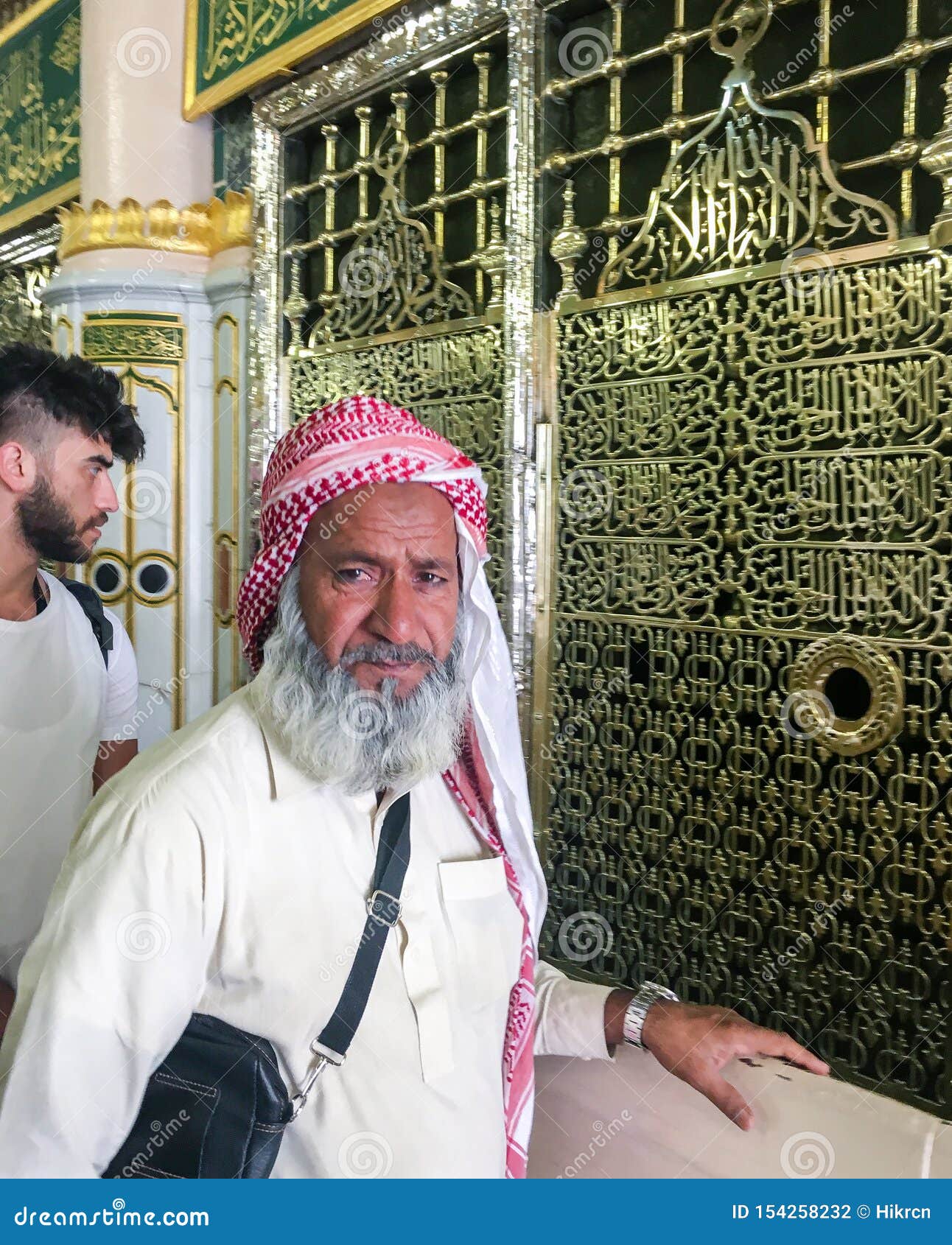 沙特麦地那的先知穆罕默德神圣清真寺照片摄影图片_ID:139331318-Veer图库
