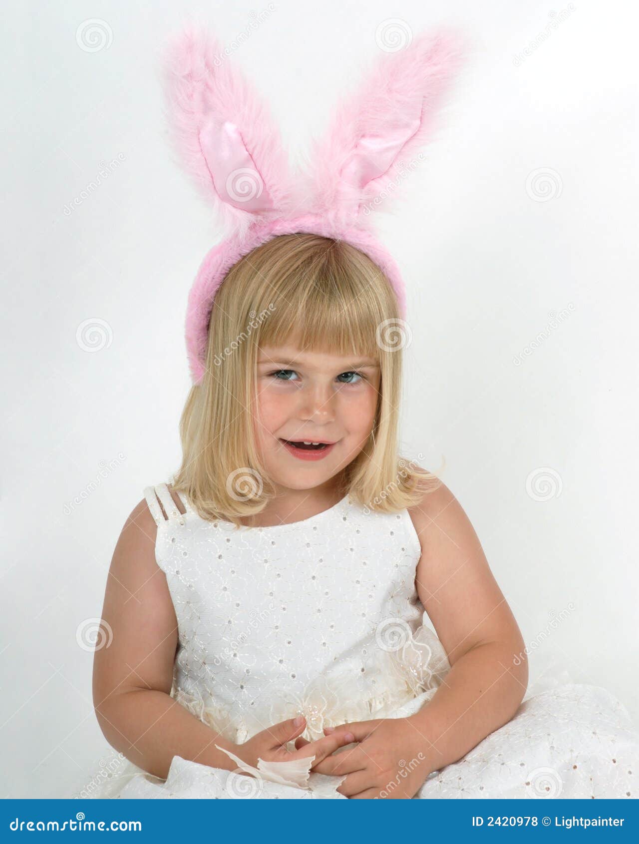 少许，有兔宝宝耳朵的乐趣女孩 库存图片. 图片 包括有 有吸引力的, 季节性, 滑稽, 装饰, 复活节, 鸡蛋 - 29947109