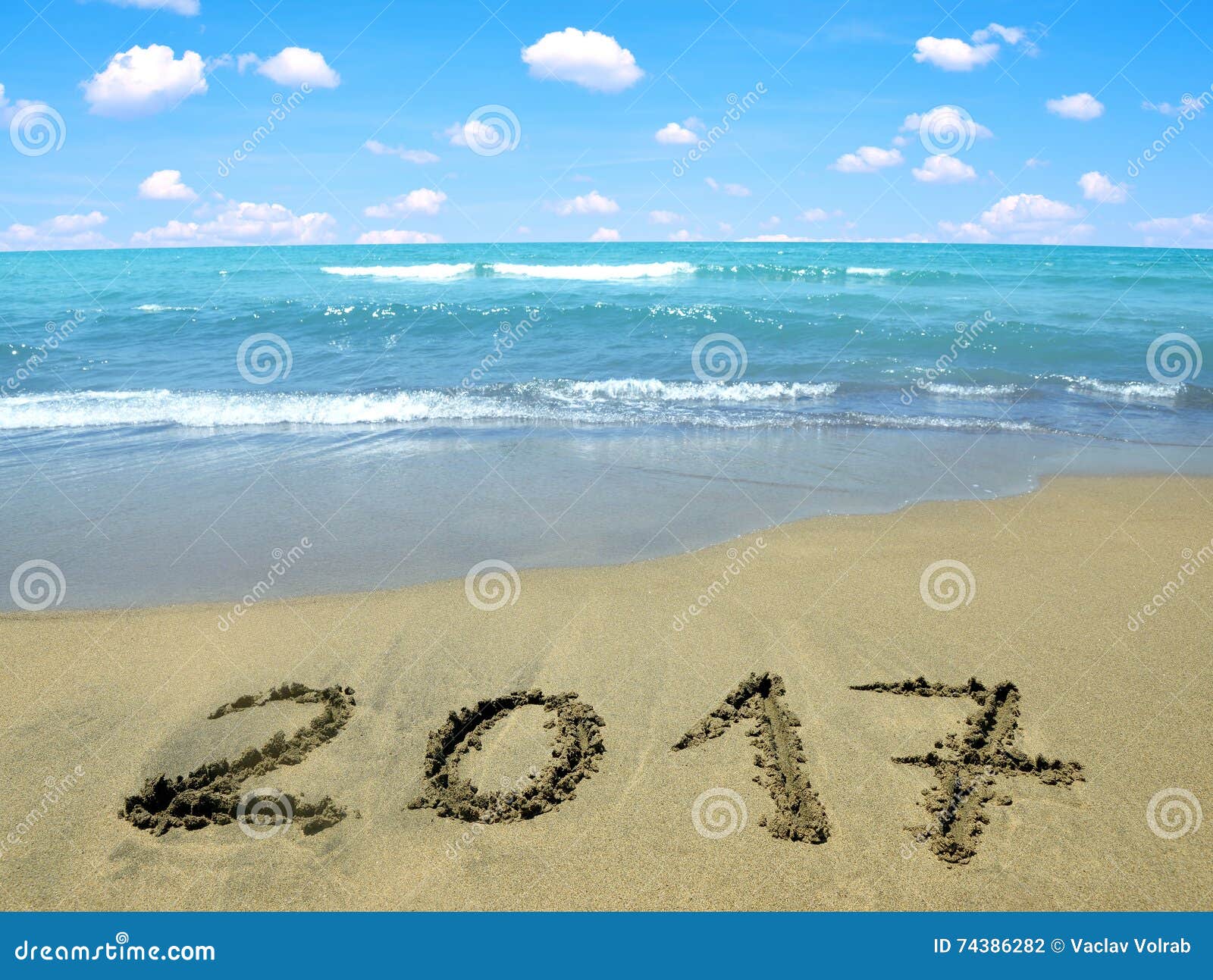 在一块石头的生日快乐在有沙子的一个玻璃瓶子在海滩 库存图片. 图片 包括有 对象, 火箭筒, 墙纸, 海运 - 147777299