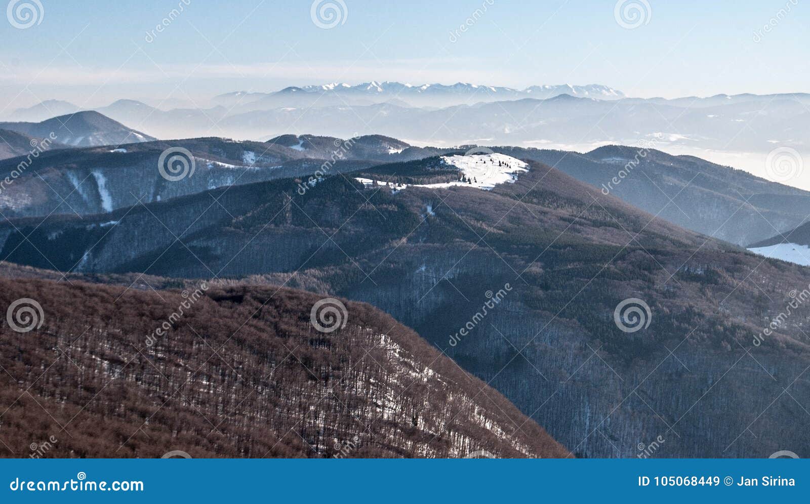 斯洛伐克风景在冬天 库存照片. 图片 包括有 森林, 室外, 高地, 本质, 高潮, 远征, 横向, 峰顶 - 110442516