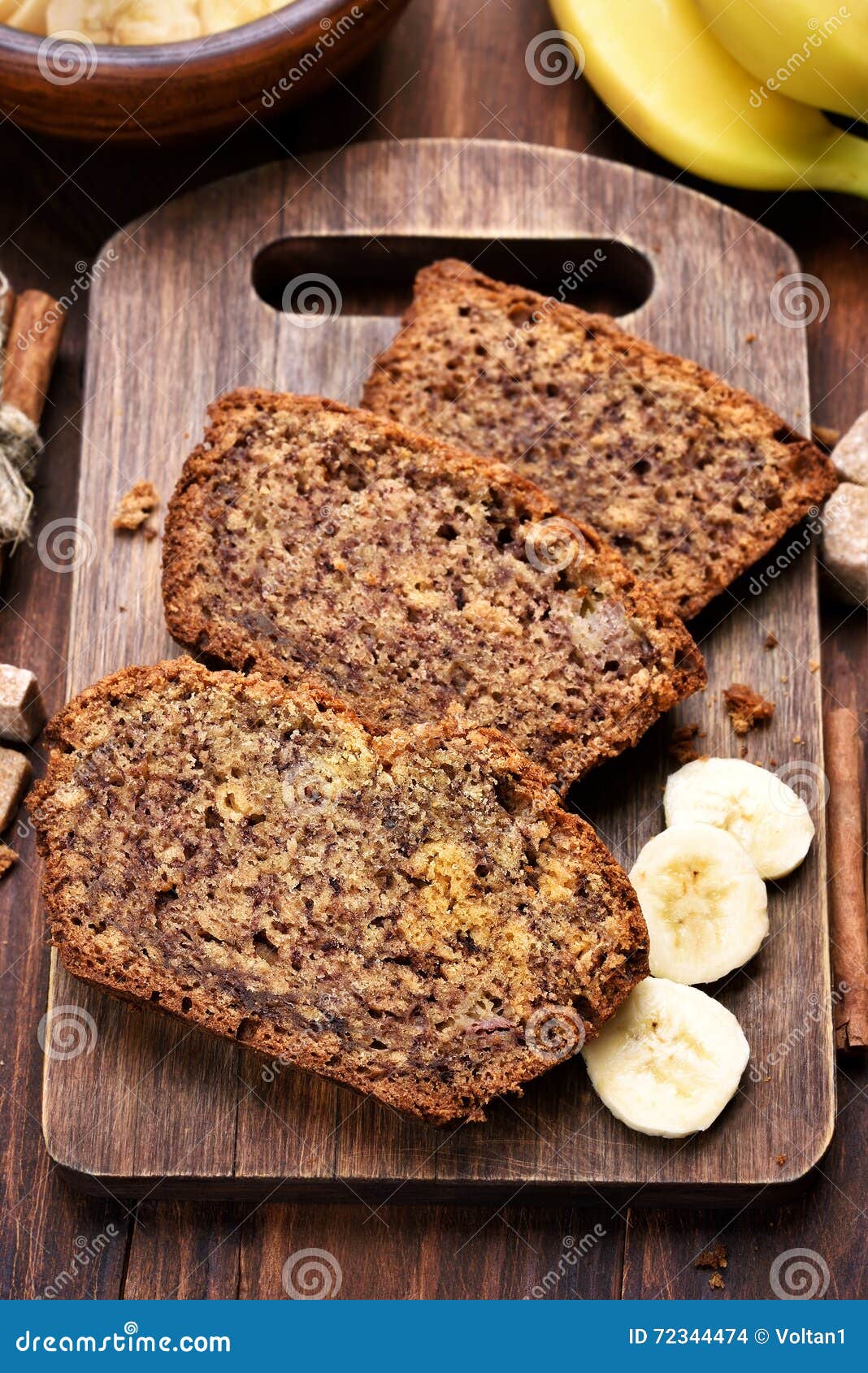 在切片的黄油香蕉面包 库存照片. 图片 包括有 营养, 剪切, 大蕉, 健康, 会议室, 蛋糕, 烹调, 食物 - 76358888