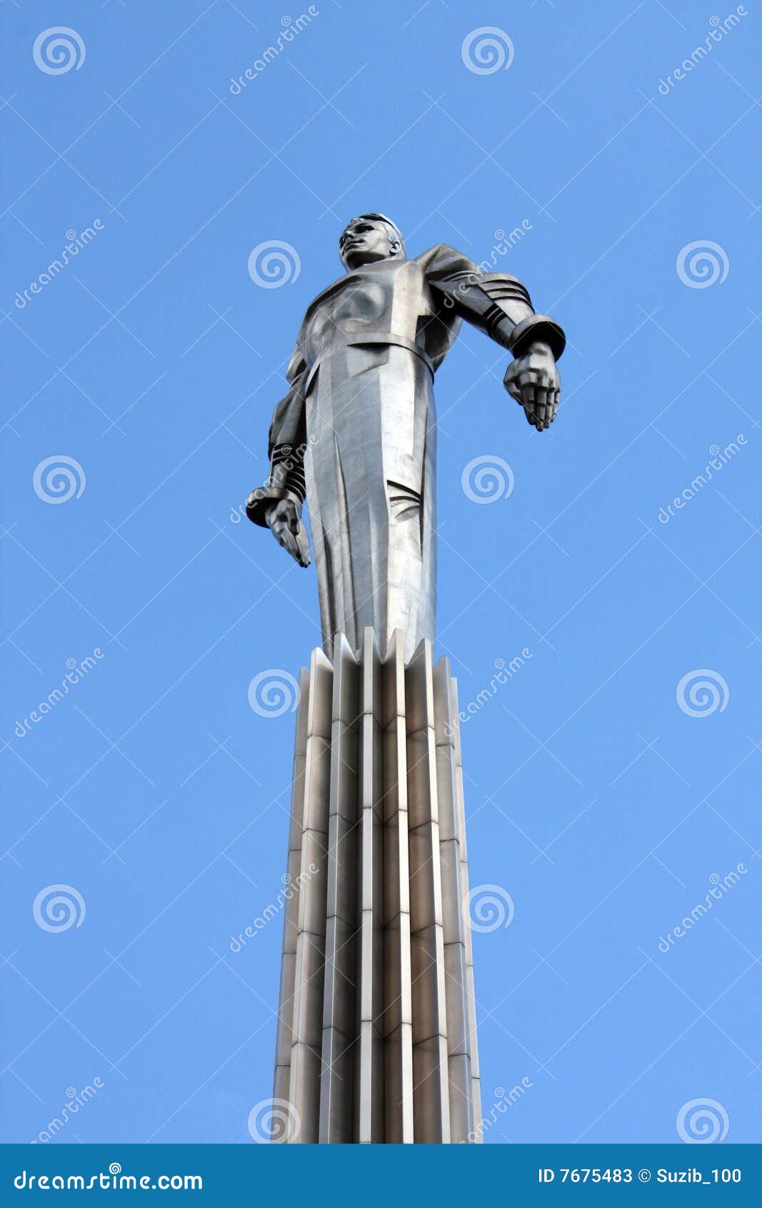 尤里·加加林挥舞着的雕像高清摄影大图-千库网