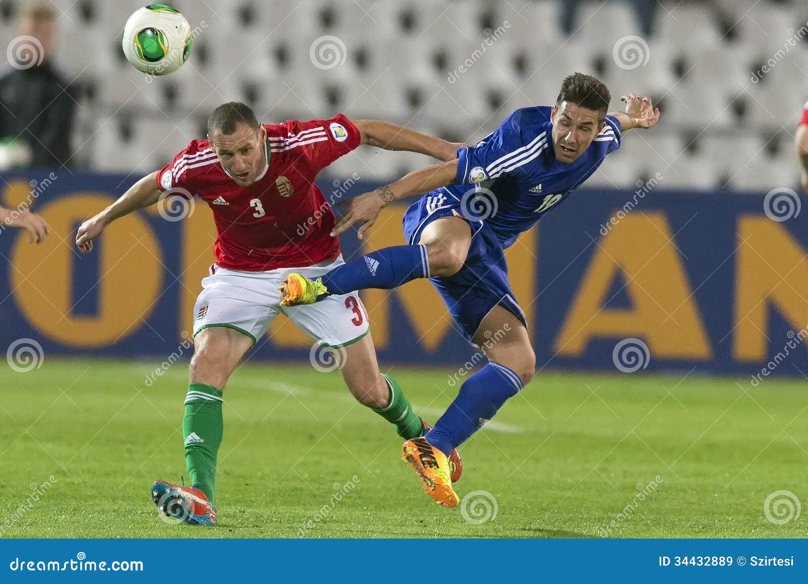匈牙利对安道尔足球比赛 编辑类图片. 图片 包括有 反撞力, 竹子, 匈牙利, 滴下, 字段, 目标, 社论 - 34432870