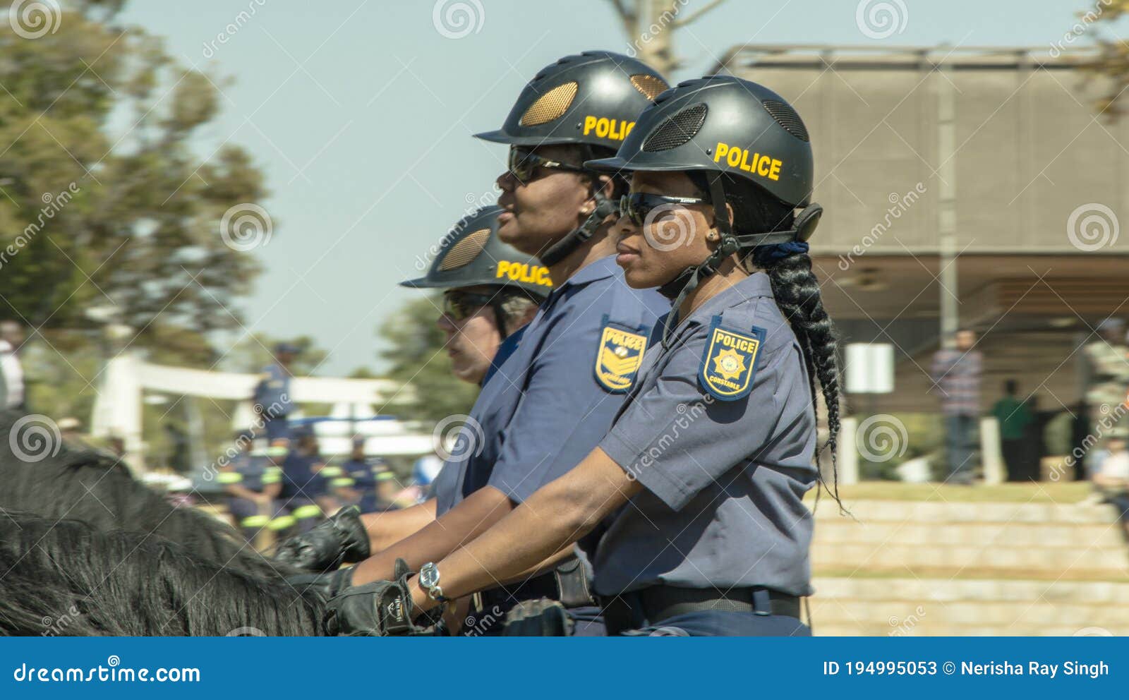 三名南非警察特写镜头 编辑类库存照片. 图片 包括有 警察, 人事部, 闹事, 通信工具, 官员, 服务 - 91265143