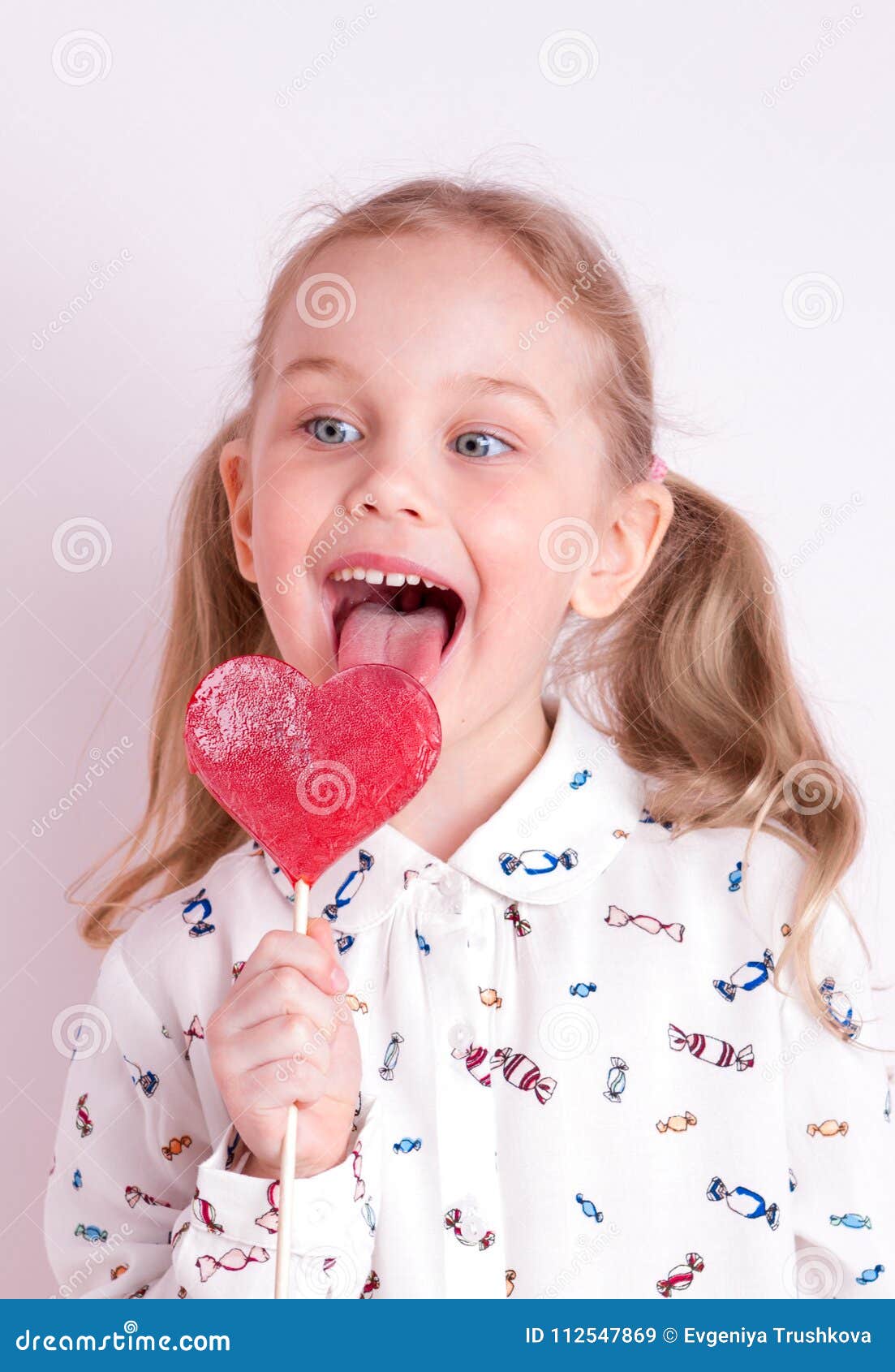 Eating Lollipop Clipart Hd PNG, Children S Day Cute Girl Eating ...