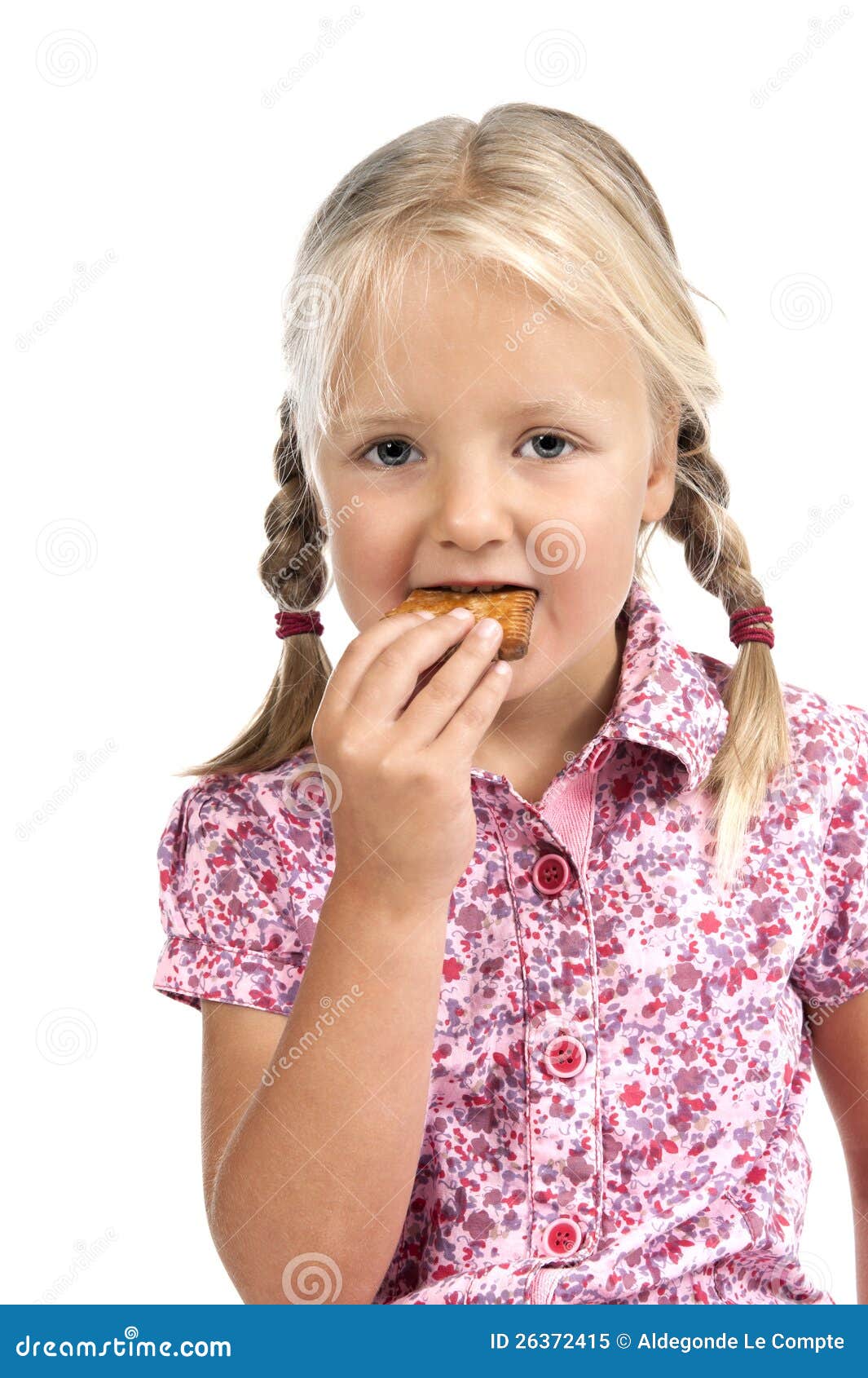 小女孩很喜欢吃饼干_3840X2160_高清视频素材下载(编号:6127083)_实拍视频_光厂(VJ师网) www.vjshi.com