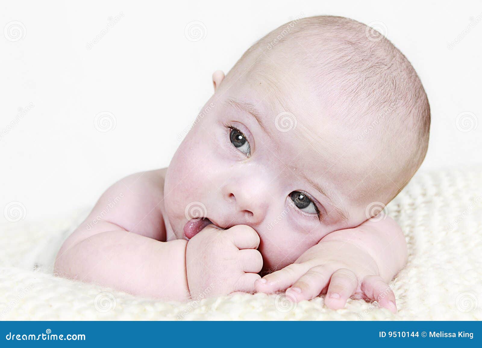 吸吮手指的宝宝，和从没有吸吮过手指的宝宝，区别不是一般大|手指|宝宝|心理_新浪新闻