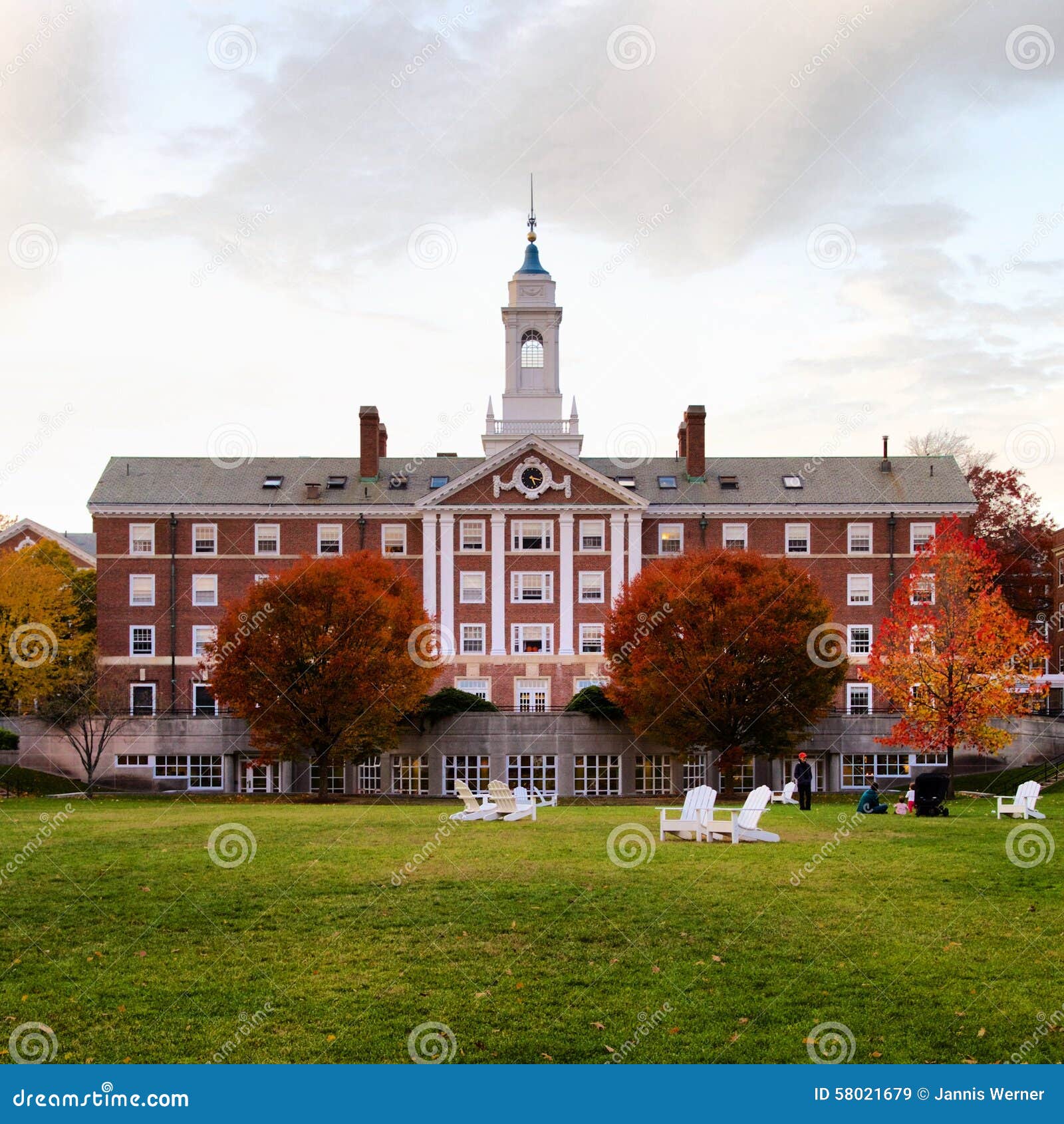 2023哈佛大学游玩攻略,自己一个人在校园里闲逛，走...【去哪儿攻略】