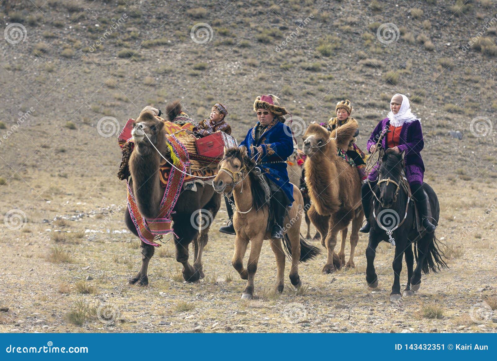 蒙品1选带你看蒙古族马背文化——雕花的马鞍！ - 知乎