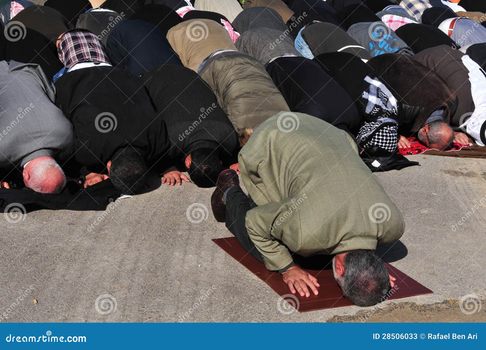 穆斯林祈祷 编辑类图片. 图片 包括有 回教, 顽皮地, 演讲, 文化, 寺庙, 宗教, 安排, 著名, 伊斯兰 - 41198835